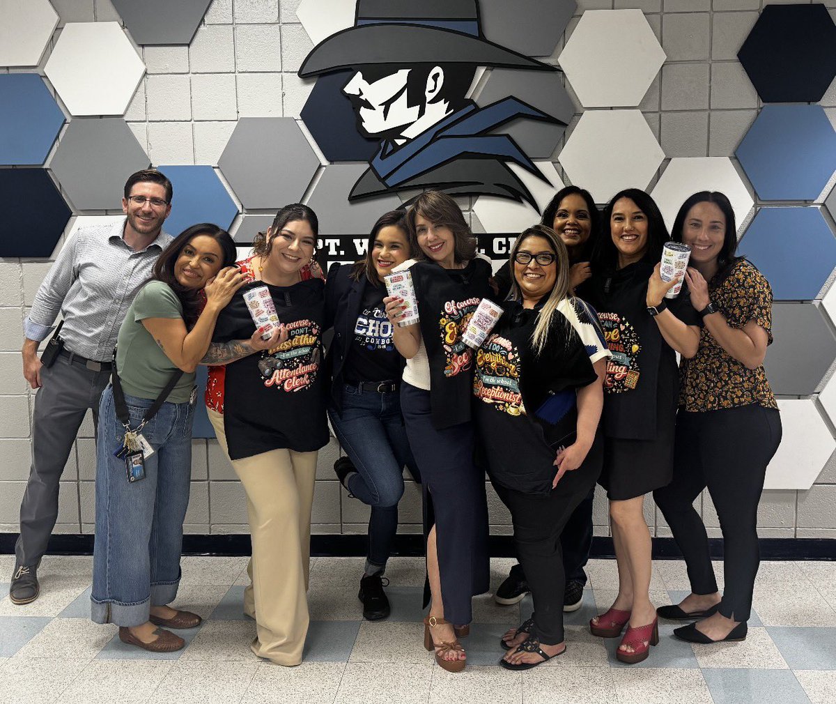 WalterEClarkeMS's tweet photo. We LOVE our front office ladies! They are sooo soooo amazing!🤩❤️ Thank you so for all that you do for our students, families, and staff. @JEstrada_CMS @FJordan_CMS https://t.co/JnJmVBHaRk