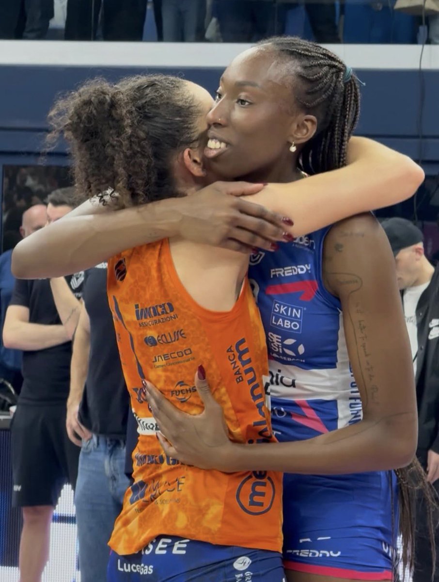 𝙇𝙤 𝙎𝙘𝙞𝙢𝙥𝙖𝙣𝙯𝙚’ tweet media