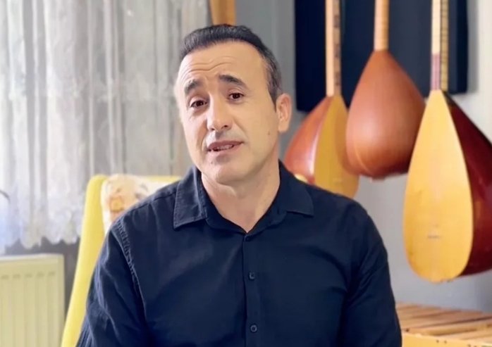 Hunermendê Kurd Mem Ararat:

Bi hêvî me sansur û qedexeya li ser konseran, bi taybetî jî li ser hunera bi kurdî êdî rabe.