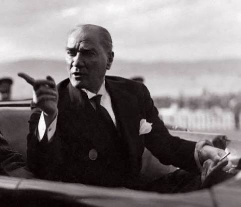 23 Nisan Ulusal Egemenlik ve Çocuk Bayramı Kutlu Olsun 🇹🇷

#23Nisan

Gençliğini kaybeden bir ülke
Geleceğini kaybeder!