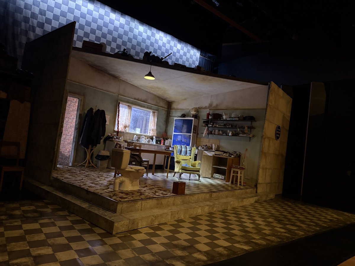 Aaronplem's tweet image. Lovely getting to Volunteer on #HuwFyw at Galeri (Caernarfon) tonight, Full house

Round 2 tomorrow night #volunteering