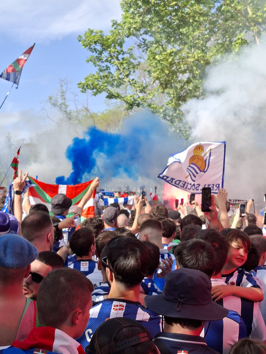 miguedelafe's tweet photo. @RealSociedad Algunas más de un sevillano que disfrutó con ustedes!!! Aúpa Reala https://t.co/dqtLFGGC6t