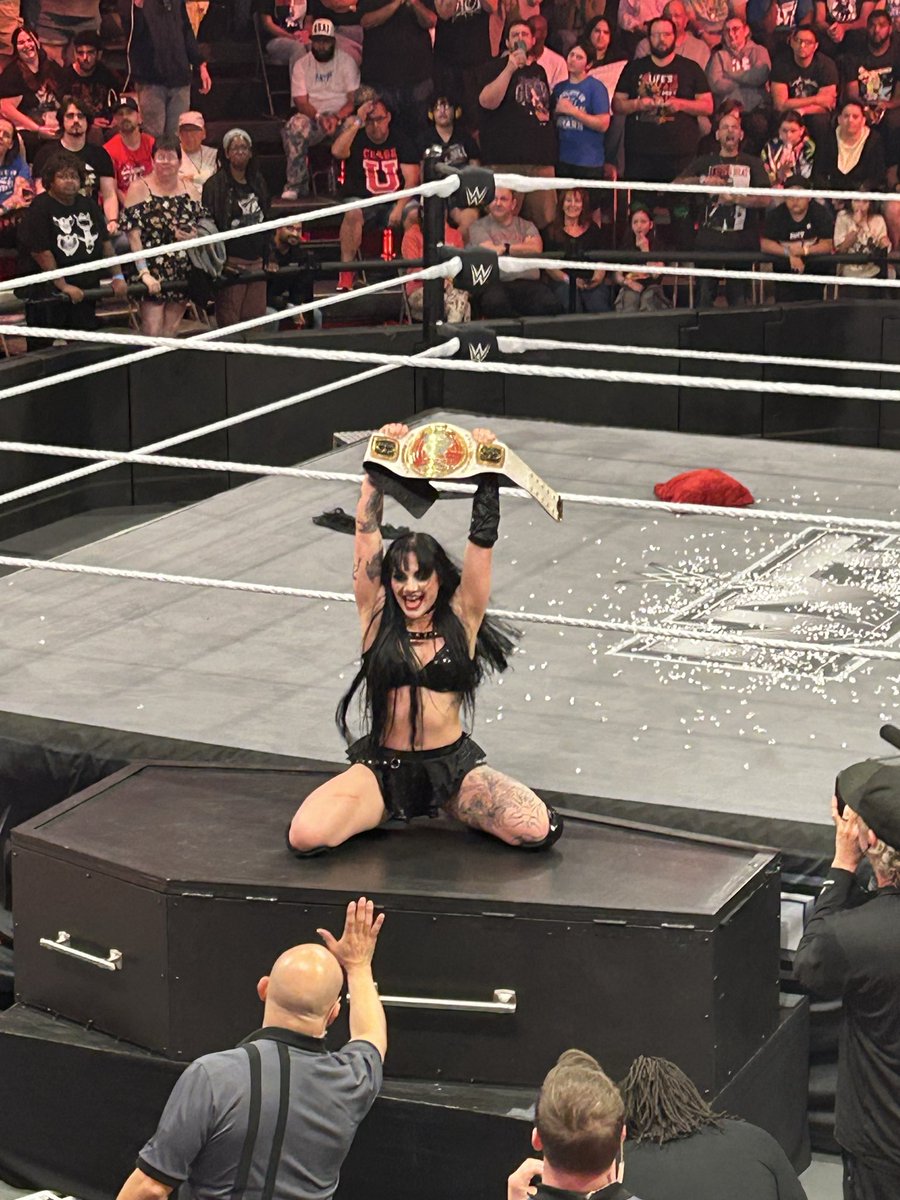 CRZ_Zane18's tweet image. NXT REVENGE WEEK 2 REVIEW:
Myles Borne vs Dion Lennex- ⭐️⭐️1/2
Joe Hendry vs Keanu Carver- ⭐️1/2
Casket Match- ⭐️⭐️⭐️1/2
Speed Match- ⭐️⭐️
Sol Ruca vs Zaria-⭐️⭐️⭐️⭐️
Overall-⭐️⭐️⭐️
#WWENXT