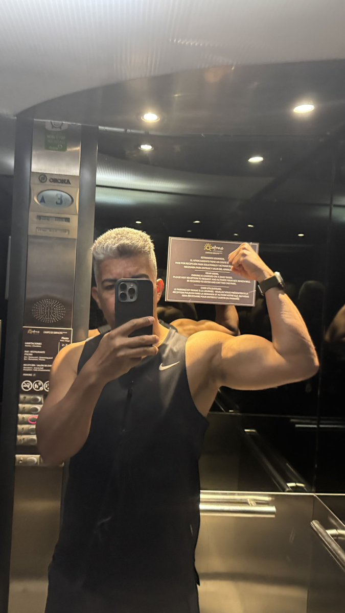 JosephCont2025's tweet image. Siempre buscando el momento para entrenar. Sin excusas. No paramos. 💪🏽😎🔥! 
.
#Focus #Fit #training #Gymbro #Healthy #Disciplina #heathcode