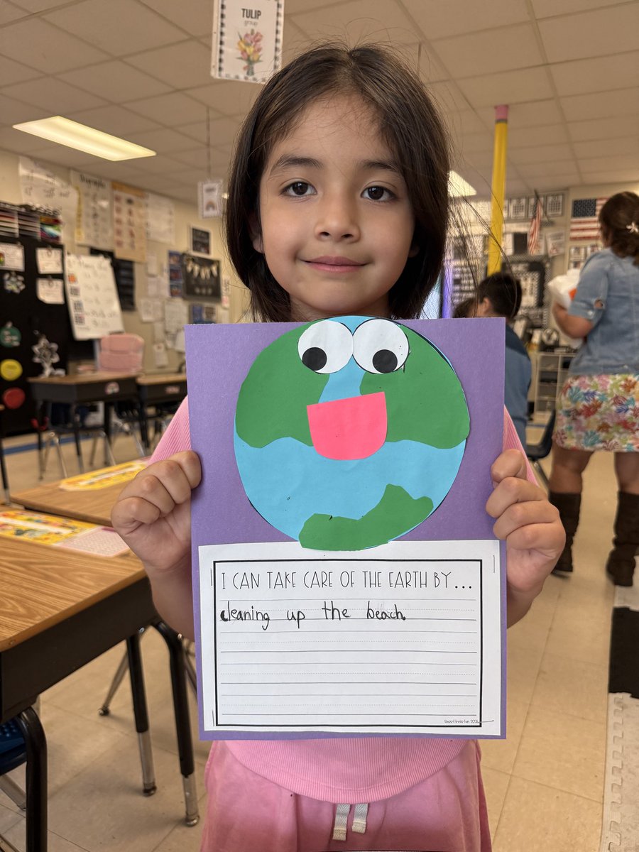 Mrs_Schick_HB's tweet photo. We love our Earth! ๐๐๐#HappyEarthDay2026 #HBStrong @HamptonBaysES https://t.co/fOJrFy22Ra