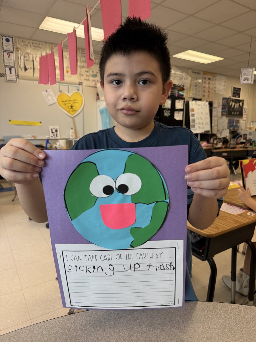 Mrs_Schick_HB's tweet photo. We love our Earth! ๐๐๐#HappyEarthDay2026 #HBStrong @HamptonBaysES https://t.co/fOJrFy22Ra