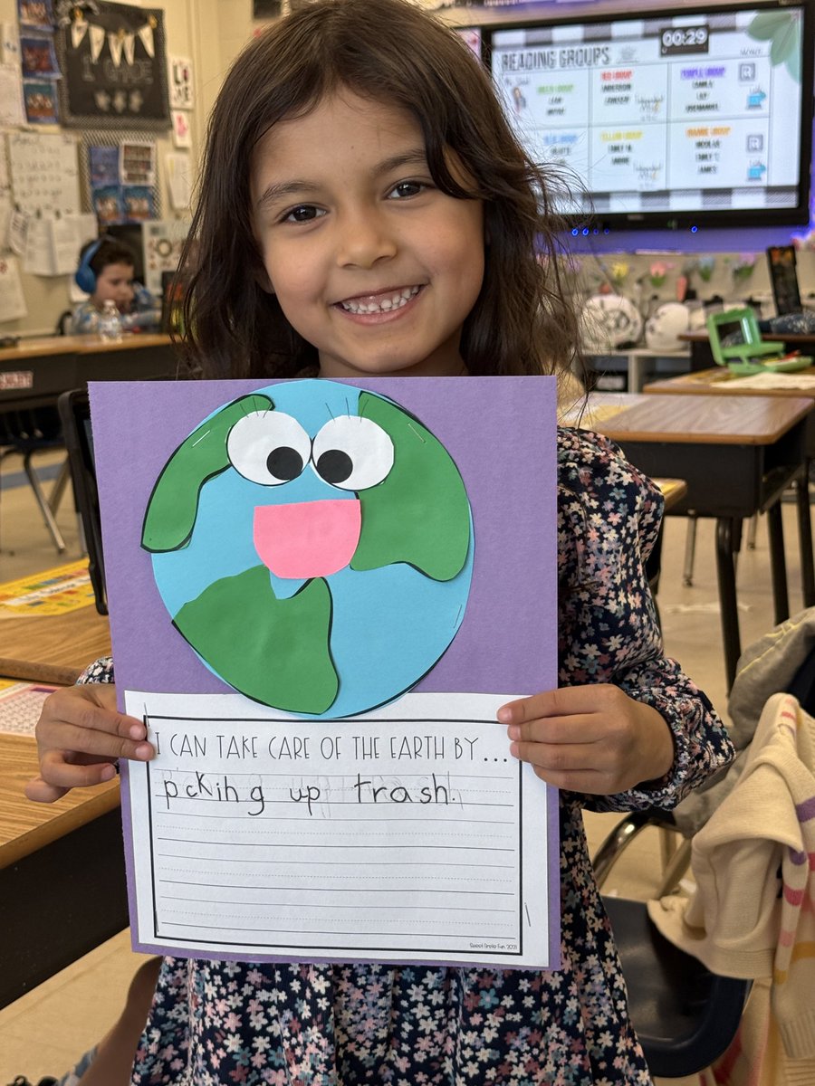 Mrs_Schick_HB's tweet photo. We love our Earth! ๐๐๐#HappyEarthDay2026 #HBStrong @HamptonBaysES https://t.co/fOJrFy22Ra