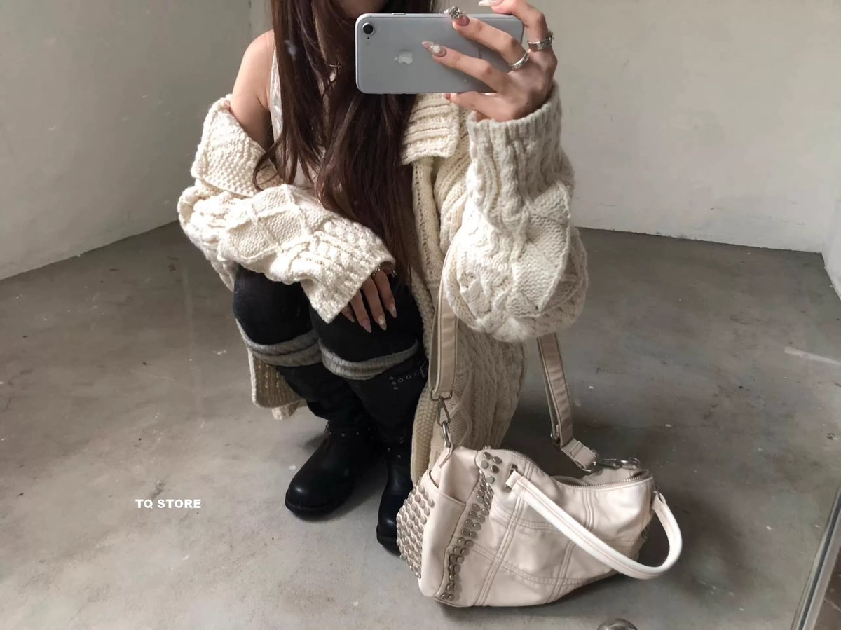 모무 tweet media