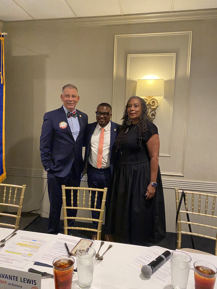 davantelewis's tweet image. Thank you to the Rotary Club of Baton Rouge! Today, we talked data centers &amp;amp; Louisiana’s energy future. Folks came with great questions about how we invite opportunity into our state while keeping our, already high, utility bills low. 

#Rotary #batonrouge #lagov #datacenters