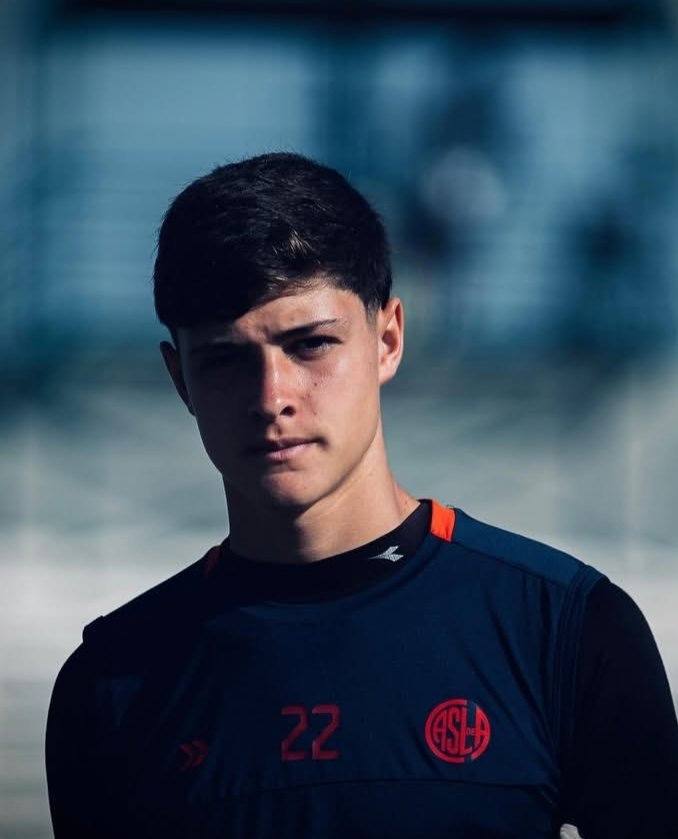 bochafa's tweet photo. En @SanLorenzo los @caslajuveniles Nicasio Dorado (09) Gabriel Galeano,Bautista
Hernández,Juan Avaca y Agustín 
Gómez (06) participaron de la práctica de primera https://t.co/bDfPxrAMa3