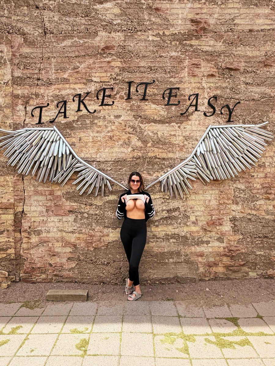 Leah Layz tweet media