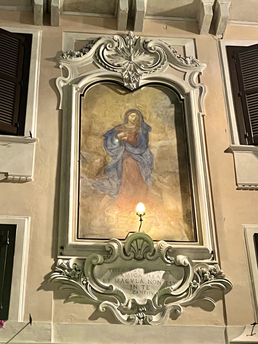 caputmundiHeidi's tweet image. Bellissime #Madonnelle in Piazza della Rotonda, di notte 🌙

#Roma 🤍
Buona notte 🌙