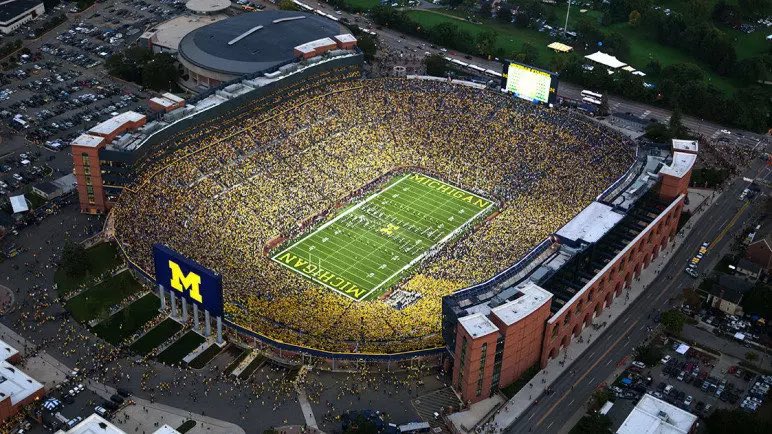 College Football Campus Tour tweet media