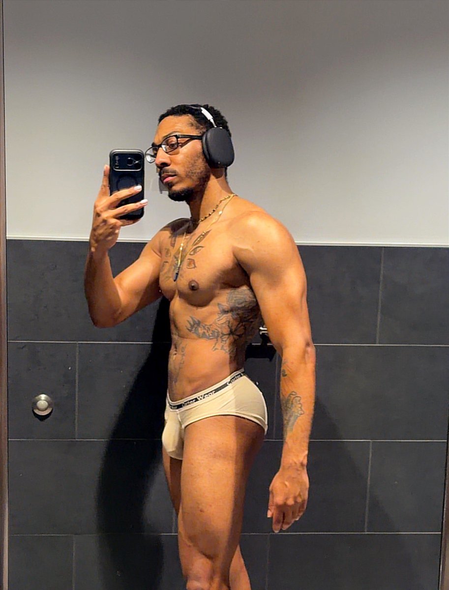 Leon S. Kennedy tweet media