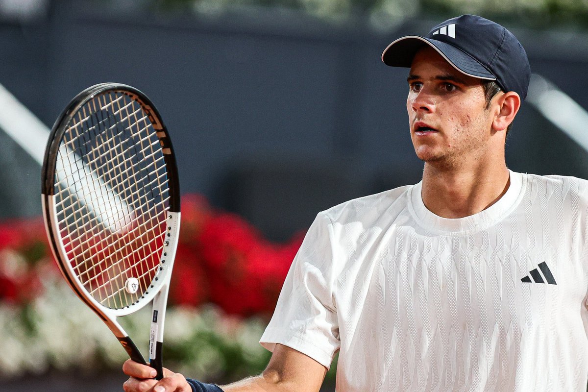 IdemoTennis's tweet image. 💪 Querían Carácter ? Pues ahí lo tienen.
 
Rafa Jódar derrotó a Jesper De Jong por 2-6, 7-5 y 6-4 en su Debut del Masters 1000 de #Madrid .

El Español 🇪🇸 demostró que también sabe sufrir y aguantar.

El siguiente rival será el australiano 🇦🇺 De Miñaur.

#Idemo