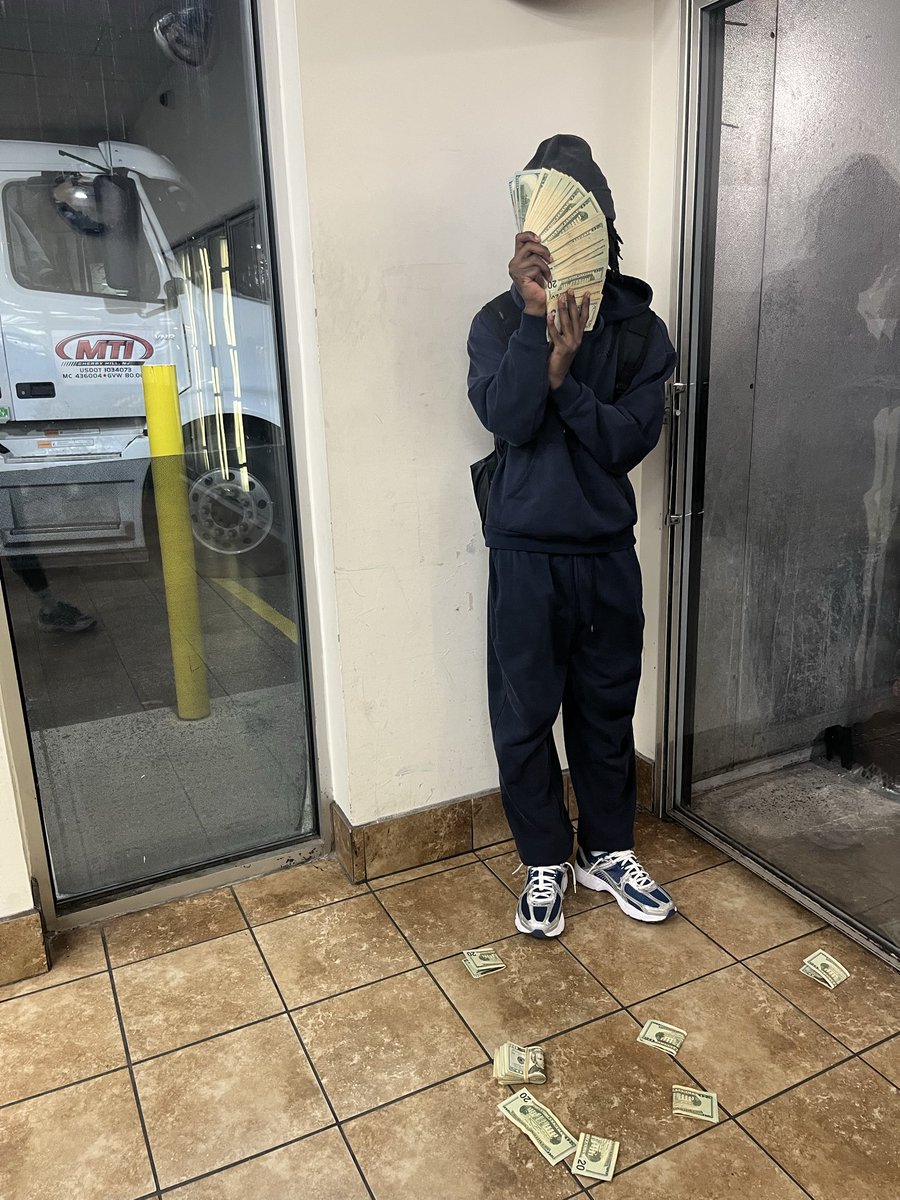 thelastbackyardigan tweet media