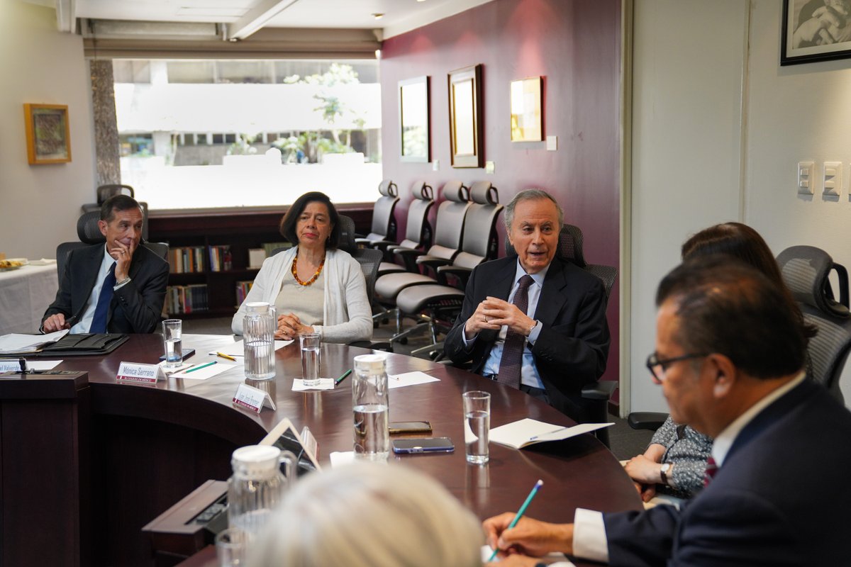 El Colegio de México tweet media