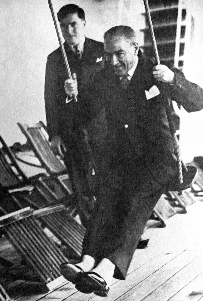 EgeliJeolog's tweet photo. 23 Nisan Ulusal Egemenlik ve Çocuk Bayramımız Kutlu Olsun..
#Atatürk #UlusunEgemenliği #UlusalEgemenlikveÇocukBayramı https://t.co/J6eBTgPpI5