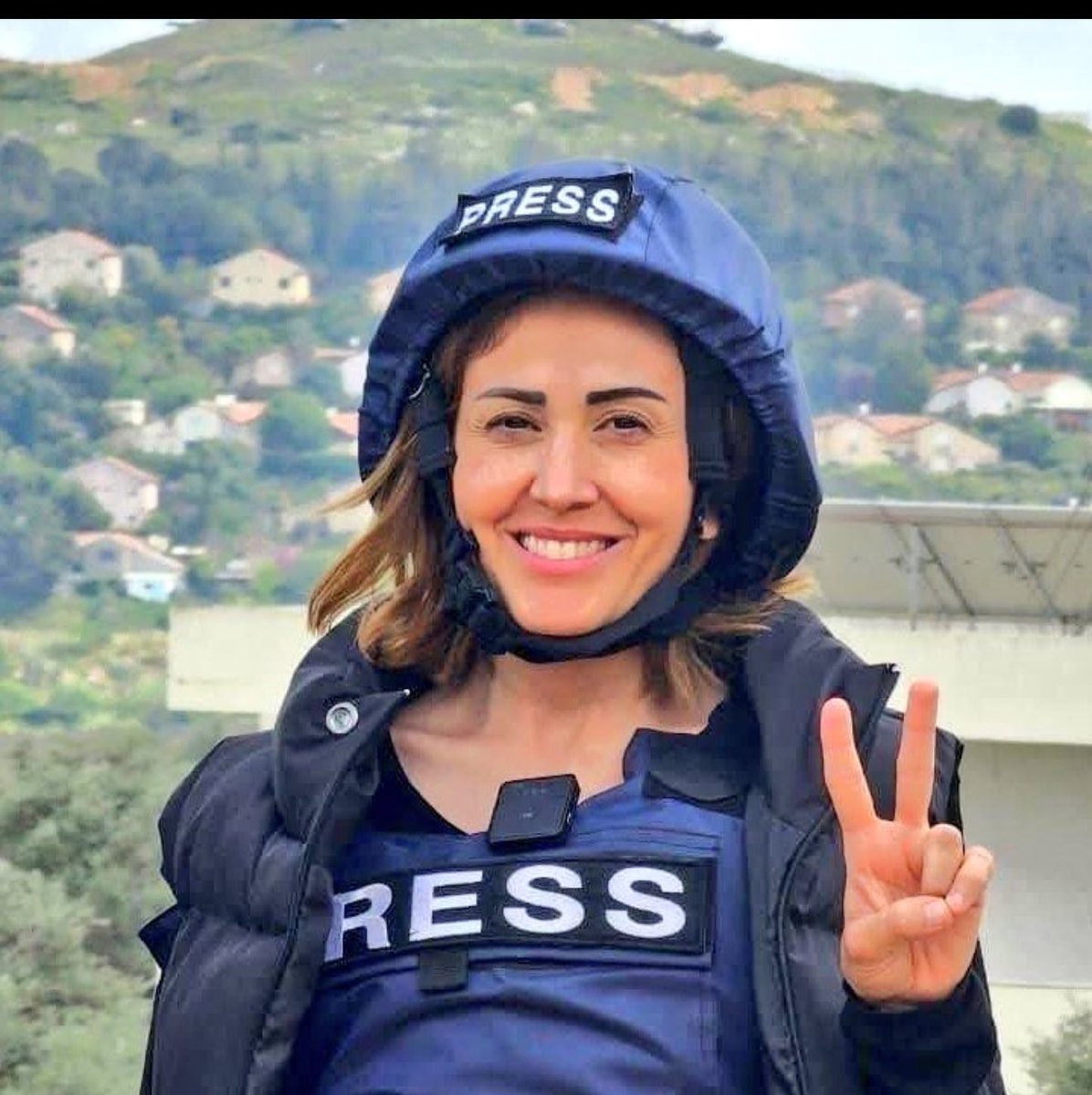 nadine.gh 10452km2🇱🇧 tweet media