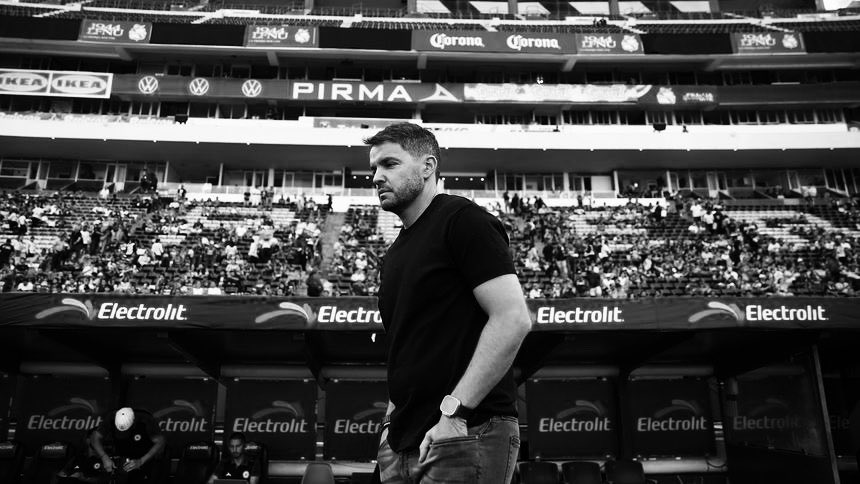 🚨Nicolás Larcamón ha dejado de ser entrenador de Cruz Azul. Joel Huiqui y Marco Calvillo asumirán el interinato. 

<a href="/EstadioDxts/">Estadio Deportes</a>