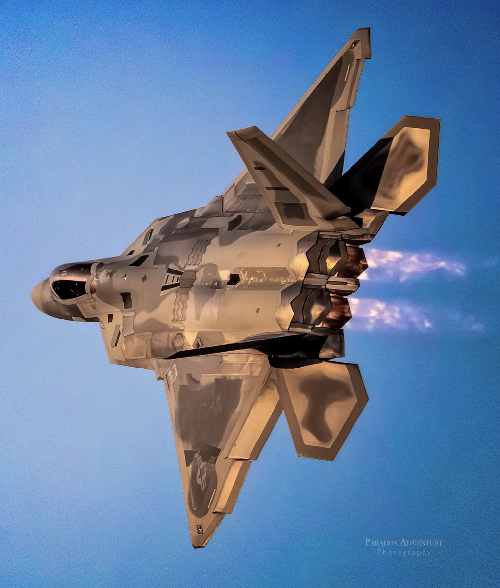whiteoutgotu's tweet image. *The* coolest.

Had we gotten the #SuperTomcat21, there’d be a discussion, but, that never happened.

#LockheedMartin and #Boeing’s #F22Raptor is the most beautiful fighter jet ever made.

This is the greatest shot of it I’ve ever seen: