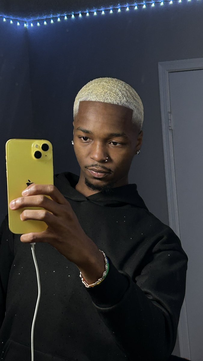 handsome 🗡️💕 tweet media
