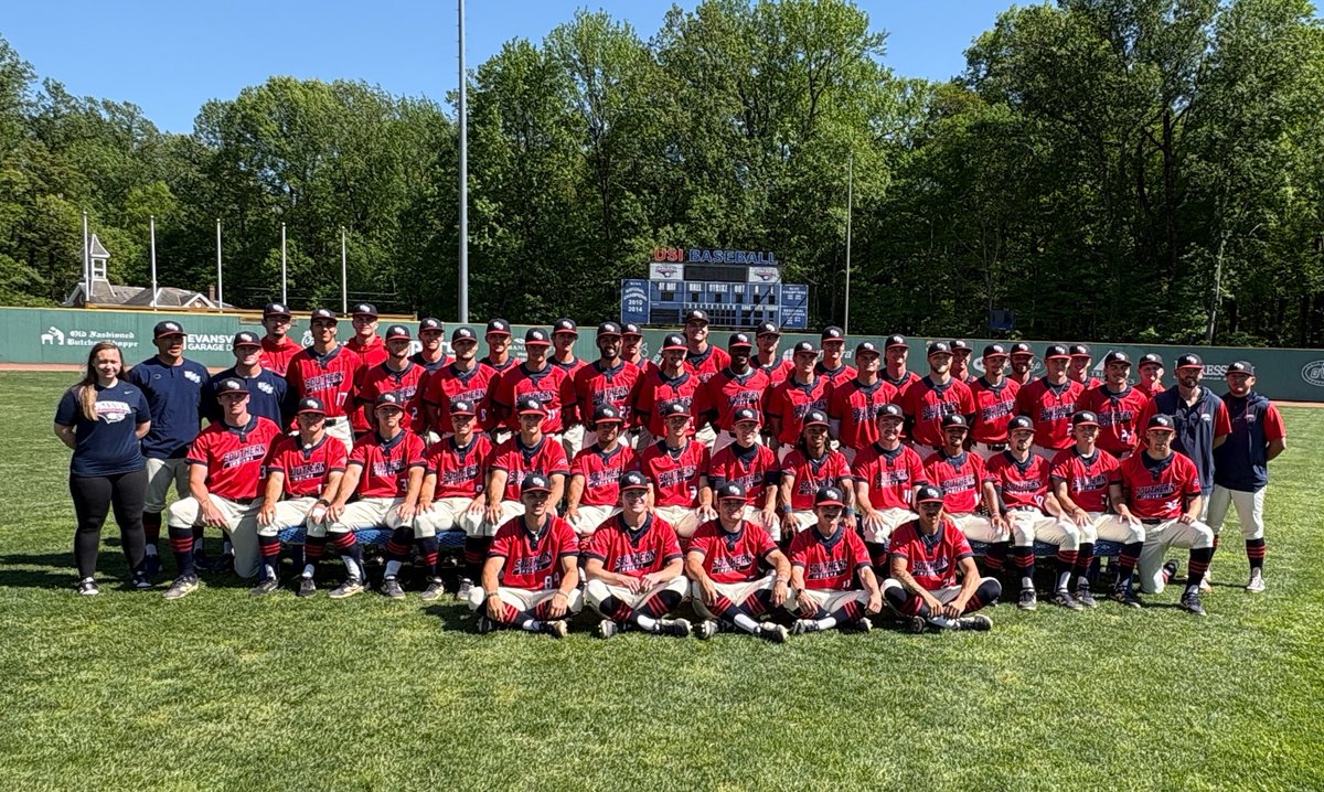 USIAthletics's tweet photo. @USIBaseball Team Photo Day prior to batting practice before its showdown with Evansville. #GoUSIEagles https://t.co/szJjaJpovZ