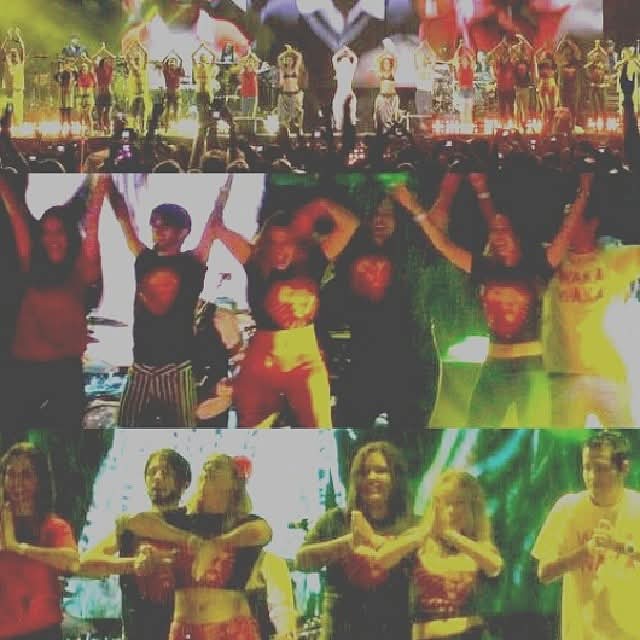 mendesguilh3rme's tweet photo. @Shakira_Brasil @voude99 Em 2011 eu tinha apenas o ingresso arquibancada para a turnê Sale el Sol, e entrei num concurso com mais de 500 inscritos. Ignorei a vergonha de dançar, gravei, passei pelas etapas presenciais e subi no palco pra dançar com a Loba, no Morumbi 🐺👑 #TodoMundoNoRioPede99 https://t.co/eMXZZQzIPo