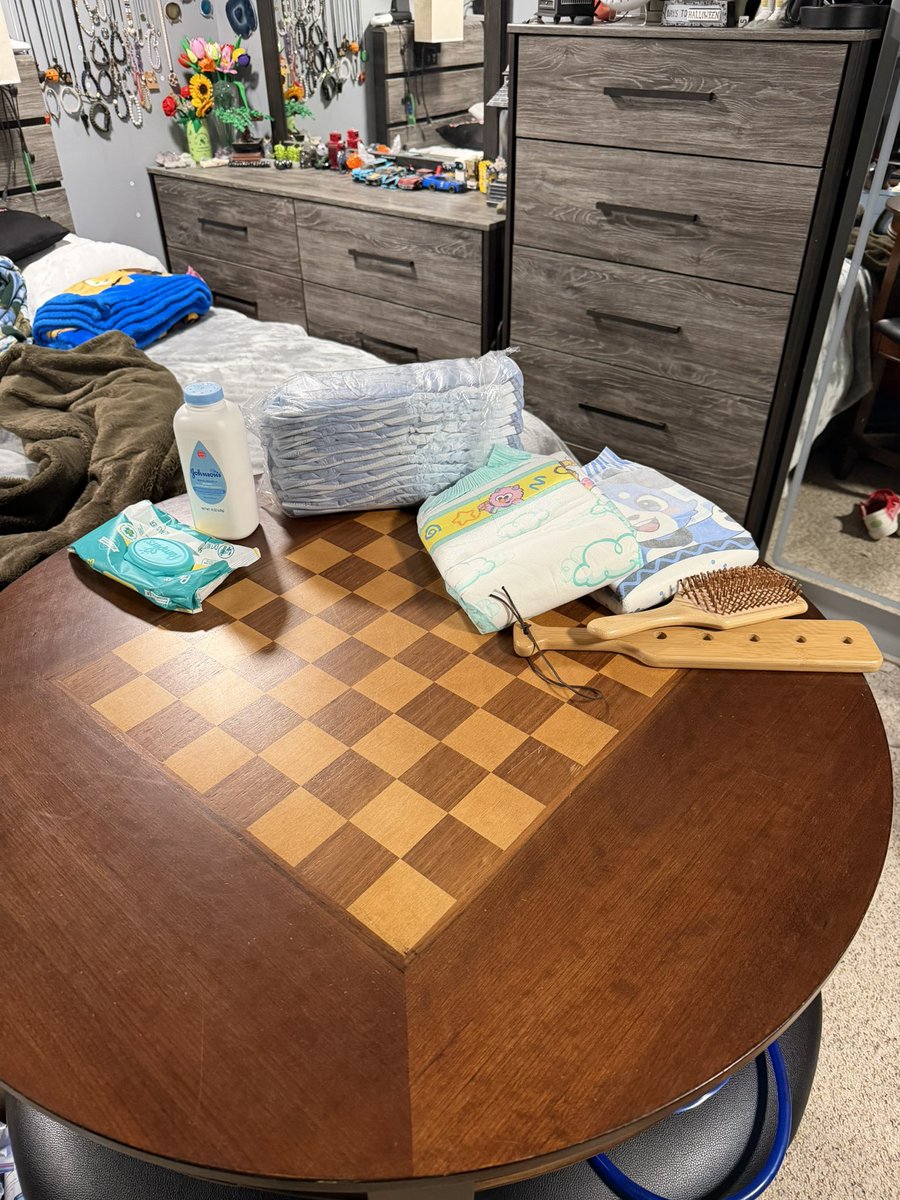 Diapered Brat tweet media