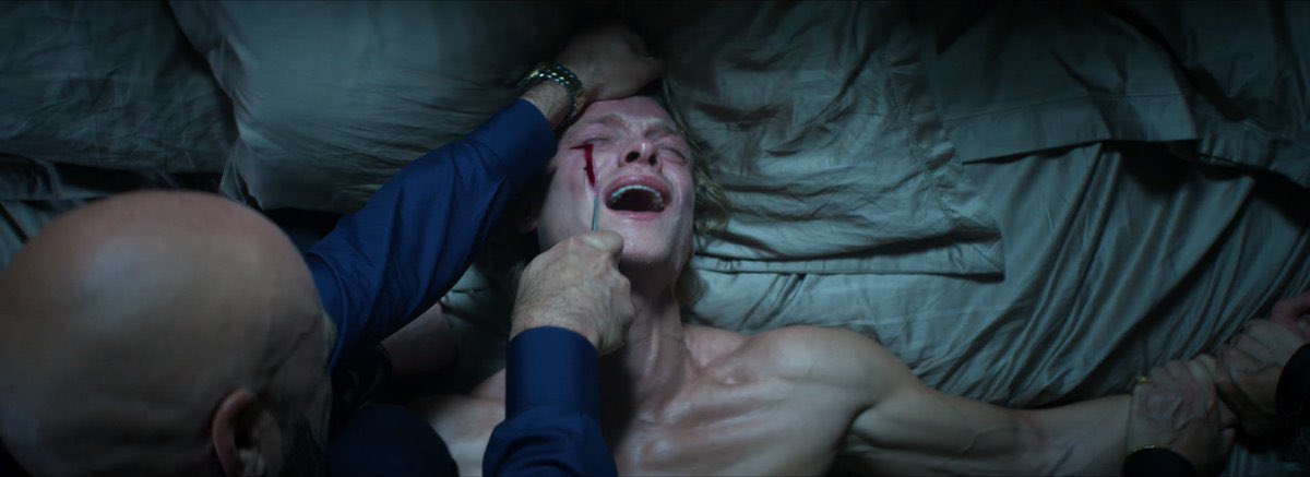 b6tmans's tweet image. i know he's suffering but #omg