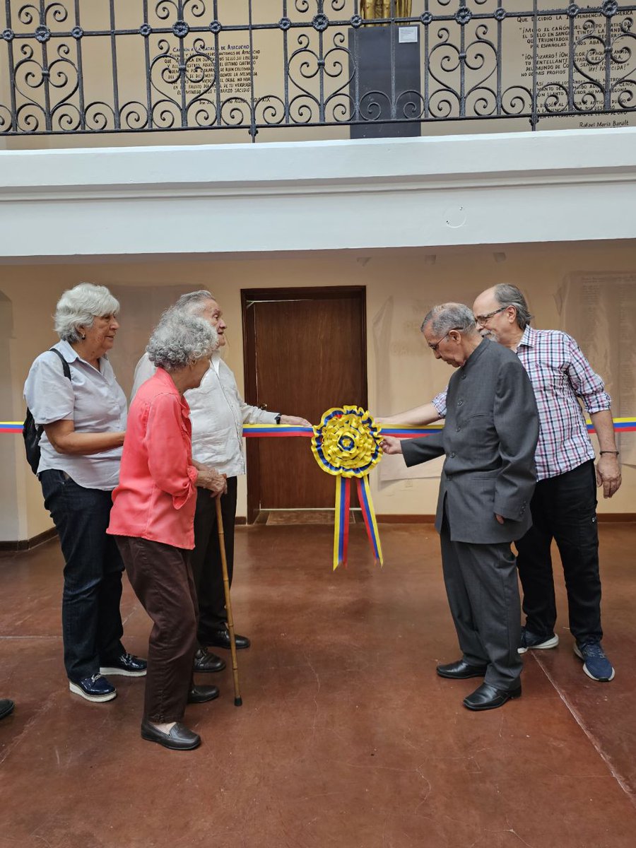 EmbajadaRusaVen's tweet photo. 🇷🇺🤝🇻🇪 El Embajador @EmbSergio participó en la ceremonia solemne de inauguración de una sala virtual que lleva el nombre del historiador y periodista Pedro Calzadilla, en el Centro Nacional de Estudios Históricos de Venezuela. https://t.co/34EWxy5Z6v