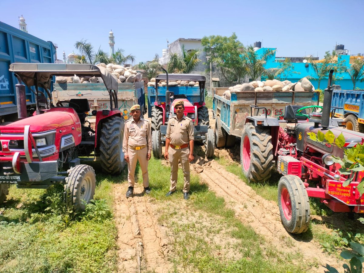 ncrpatrika's tweet image. #सहारनपुर

➡सहारनपुर में अवैध खनन पर बड़ी कार्रवाई

➡यमुना नदी से बोल्डर ले जा रहे 3 ट्रैक्टर-ट्रॉली पकड़े 

➡बिना खनन परिपत्र के अवैध परिवहन करते मिले वाहन

➡टोडरपुर-गन्देवड़ मार्ग पर चेकिंग में पुलिस को सफलता

#Saharanpur #IllegalMining #UttarPradesh @MinesMinIndia