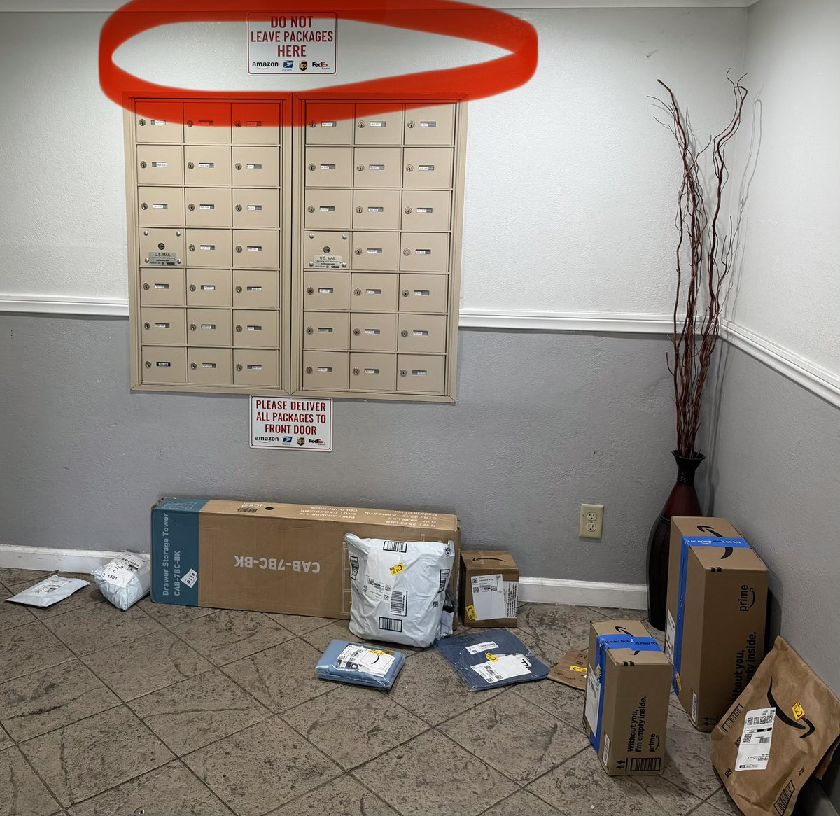 stephenthies's tweet photo. @amazon what is up with your drivers!‽? https://t.co/D6dfKCQdG5