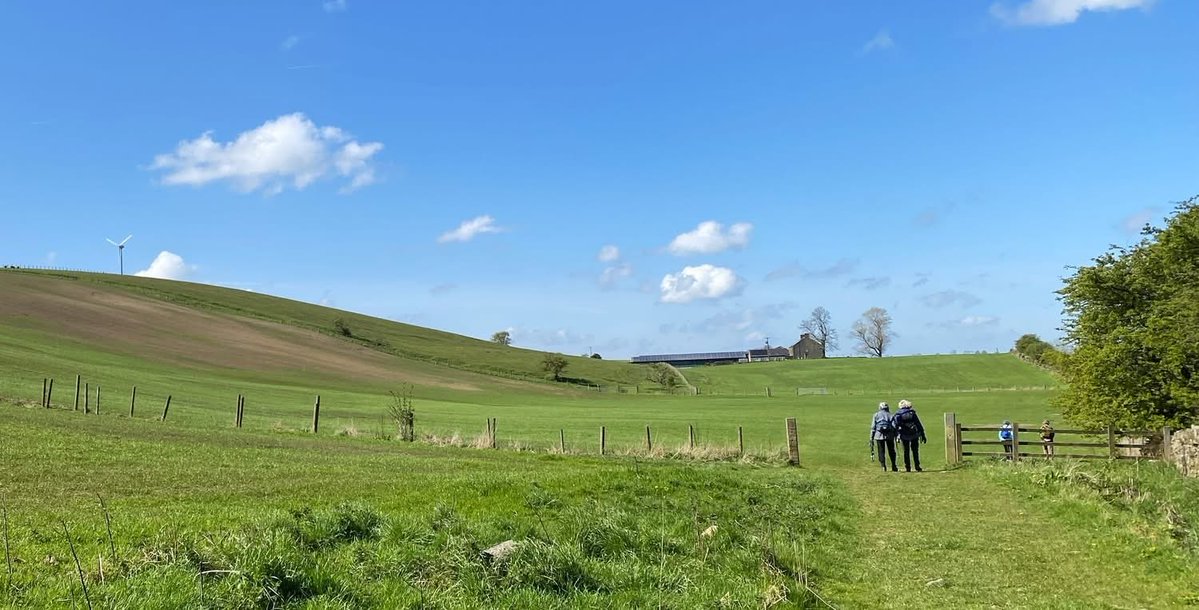 IreneSandraD's tweet image. A glorious walk in the sunshine around the #BroughtonHallEstate #Skipton @VisitYorkshire and an excellent meal #TheTempestArms (as always)