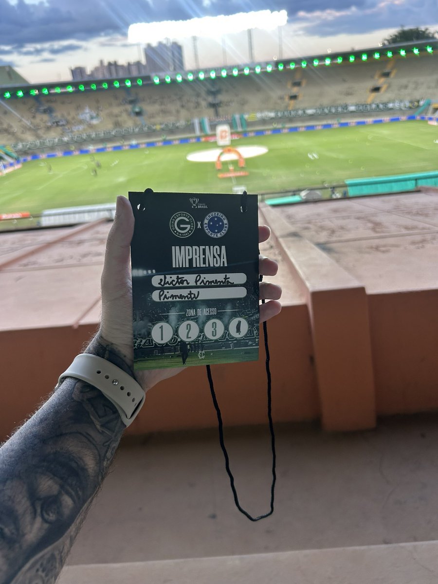 E estamos aqui ….. 🏟️: Serra Dourada. Às 19 horas tem Goiás e Cruzeiro pela Copa do Brasil. ⚽️ <a href="/Pimentv062/">PimenTV</a>