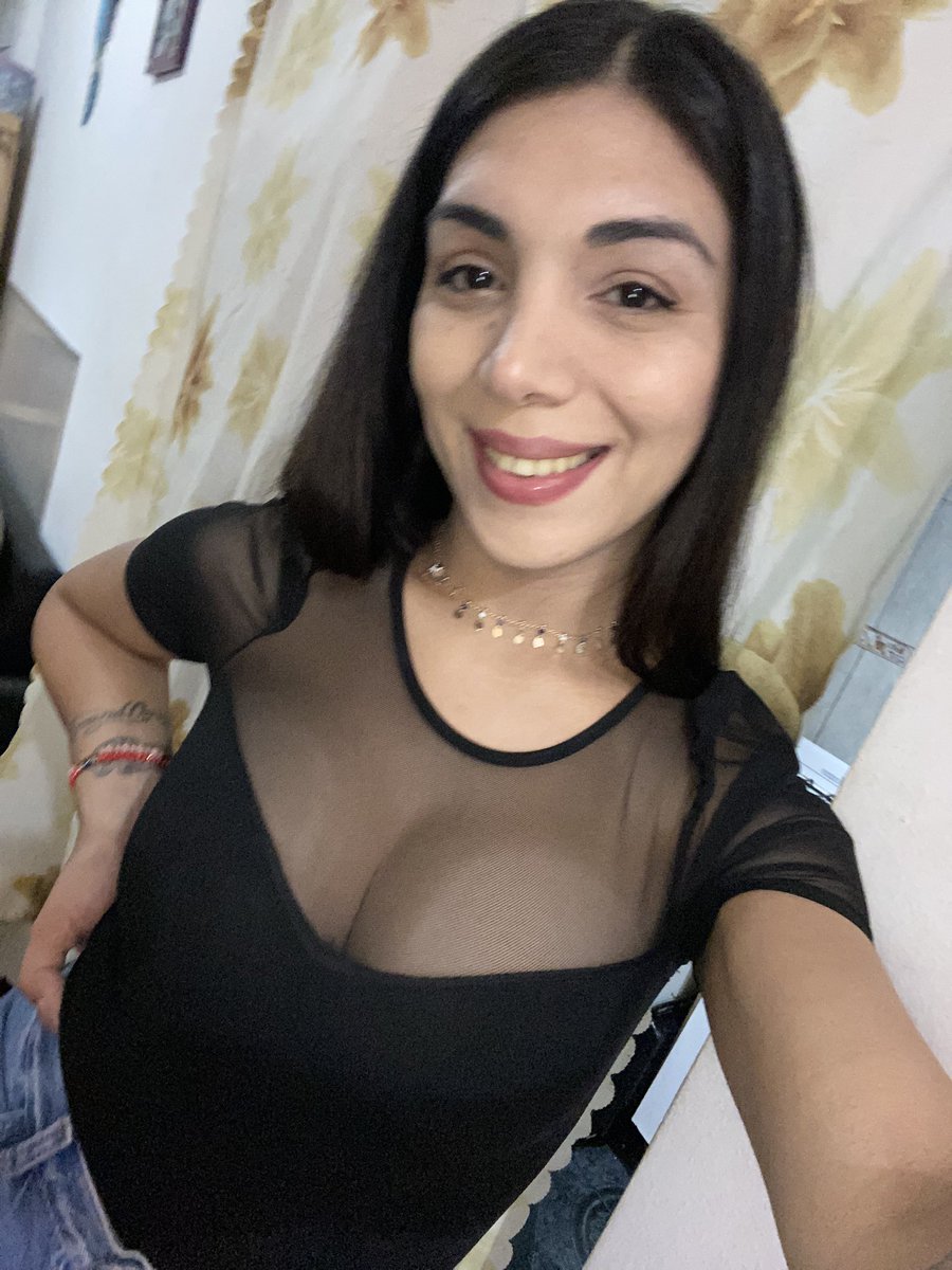 Mia_Colucci_002 tweet media