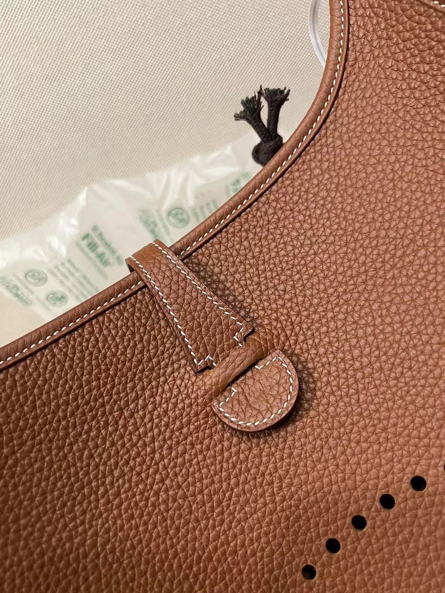 JackLuxury88's tweet image. Hermes  Evelyne  29  TC  CK37  Gold 🛍️

#hermesbag #evelyne #luxury #luxurybags