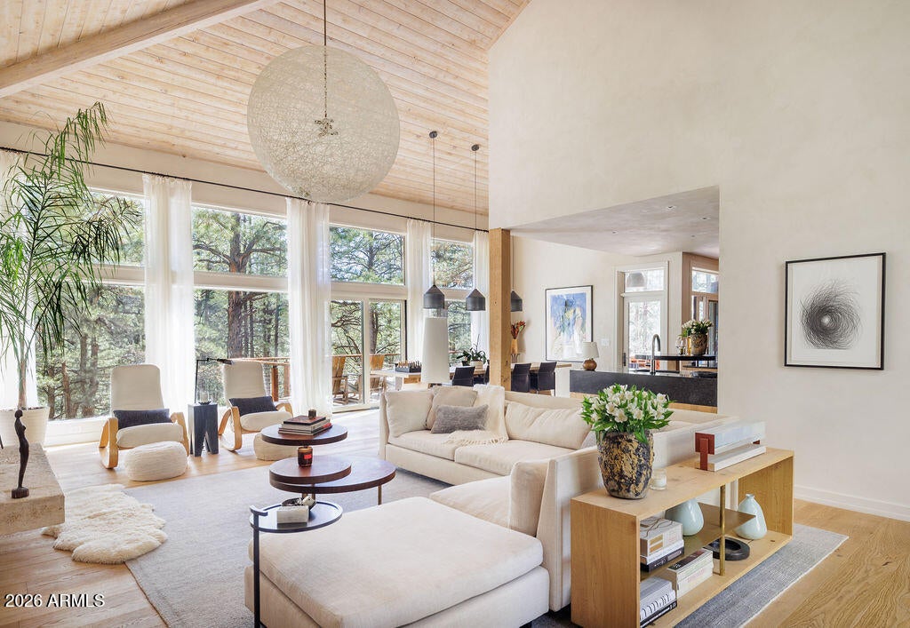 GolfHomeLiving's tweet photo. Ready to trade desert heat for cool mountain mornings? Welcome to this mountain retreat nestled within Forest Highlands.

- 3 beds / 3.5 baths

Discover mountain living at its finest—DM @golfcoursehomes for a private look.

Listed by: Silverleaf Realty https://t.co/RhEqqwcsiq