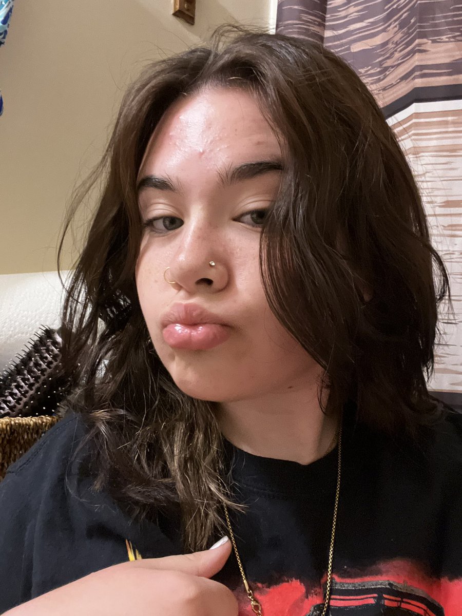 Dumfbuck tweet media