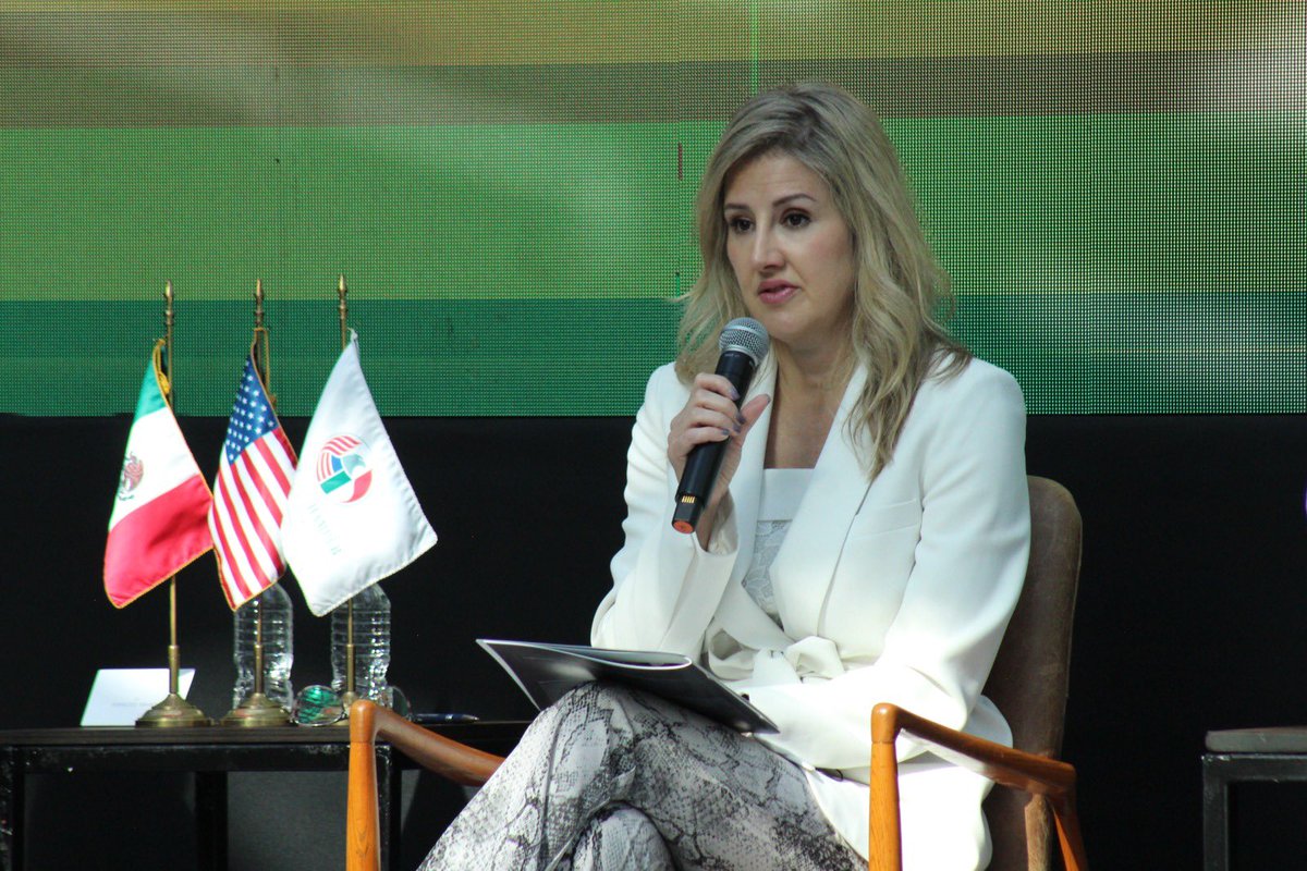 AmChamMexico's tweet photo. El nearshoring no es solo oportunidad: es capital, reglas claras y visión de largo plazo.

En este panel, @SahraEnglish (@Citi), Eugenio Madero (@RASSINIauto) e @ivettecrc (@gegridsolutions) analizaron qué está en juego para la inversión y la continuidad del #TMEC.

Modera: @RafaLechuga, Presidente del Comité de Servicios Financieros.