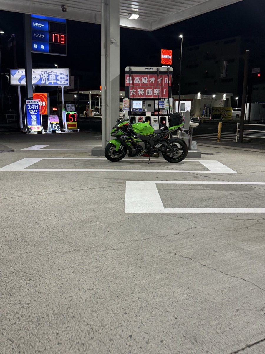 BqupB's tweet photo. 久々に夜中走った https://t.co/lmjAuUq7FC