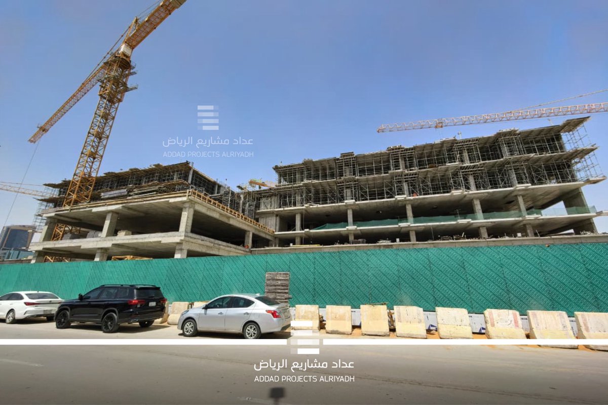 AddadRuh's tweet photo. مشاهد توثّق تقدّم الأعمال في مشروع مستشفى الحمادي بحي العليا على شارع خالد بن معاوية، حيث بلغت الإنشاءات الطابق الخامس، بسعة تصل إلى 300 سرير و120 عيادة. https://t.co/0jsSAPKJ7I