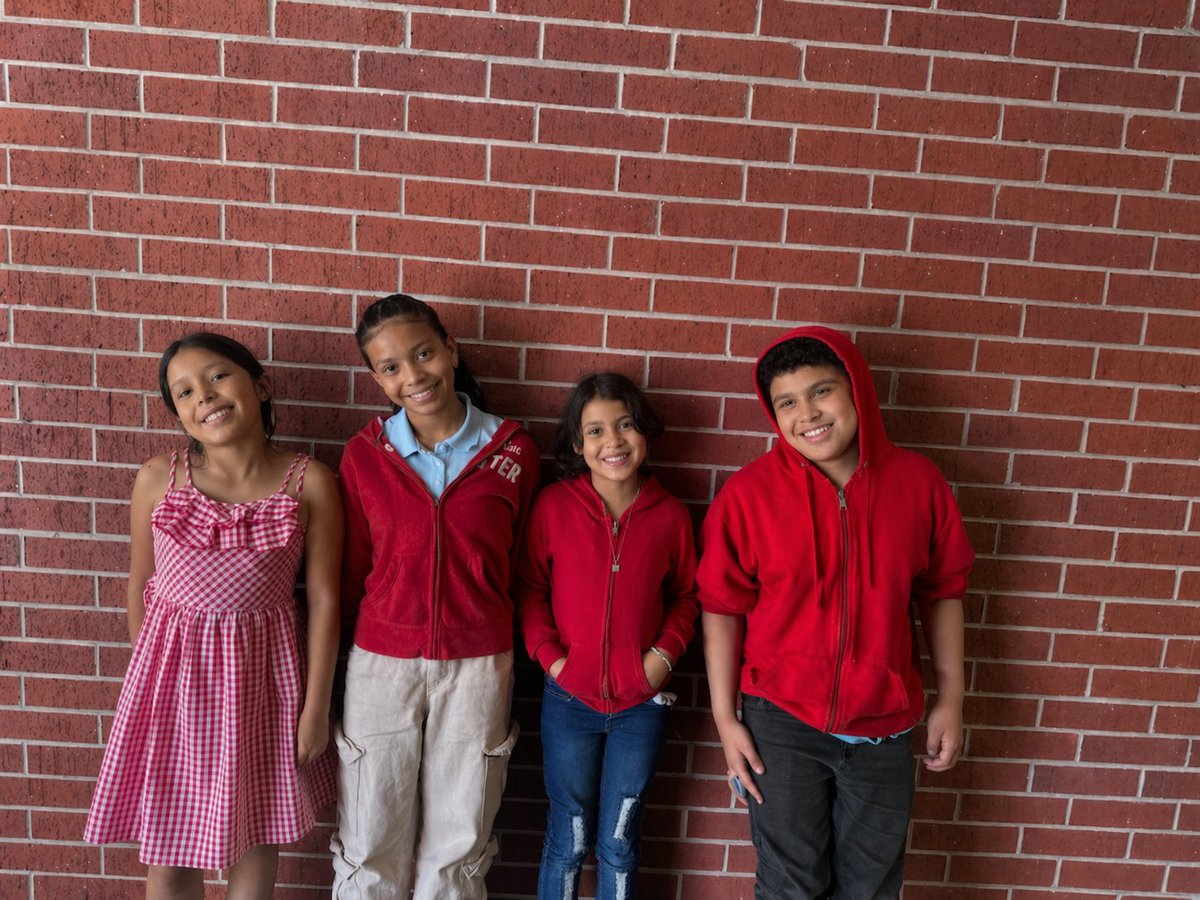 AGarcia1135's tweet image. Growing hearts, growing minds, growing change 🌎❤️
That’s the 4th grade @CarawayES_AISD way 🌱 @whiteconstance1 @BrendaBSanchez1 @SADubberke  @AldineISD @AldineAFT6345 #EarthDay #RedForEd  #AldineStory