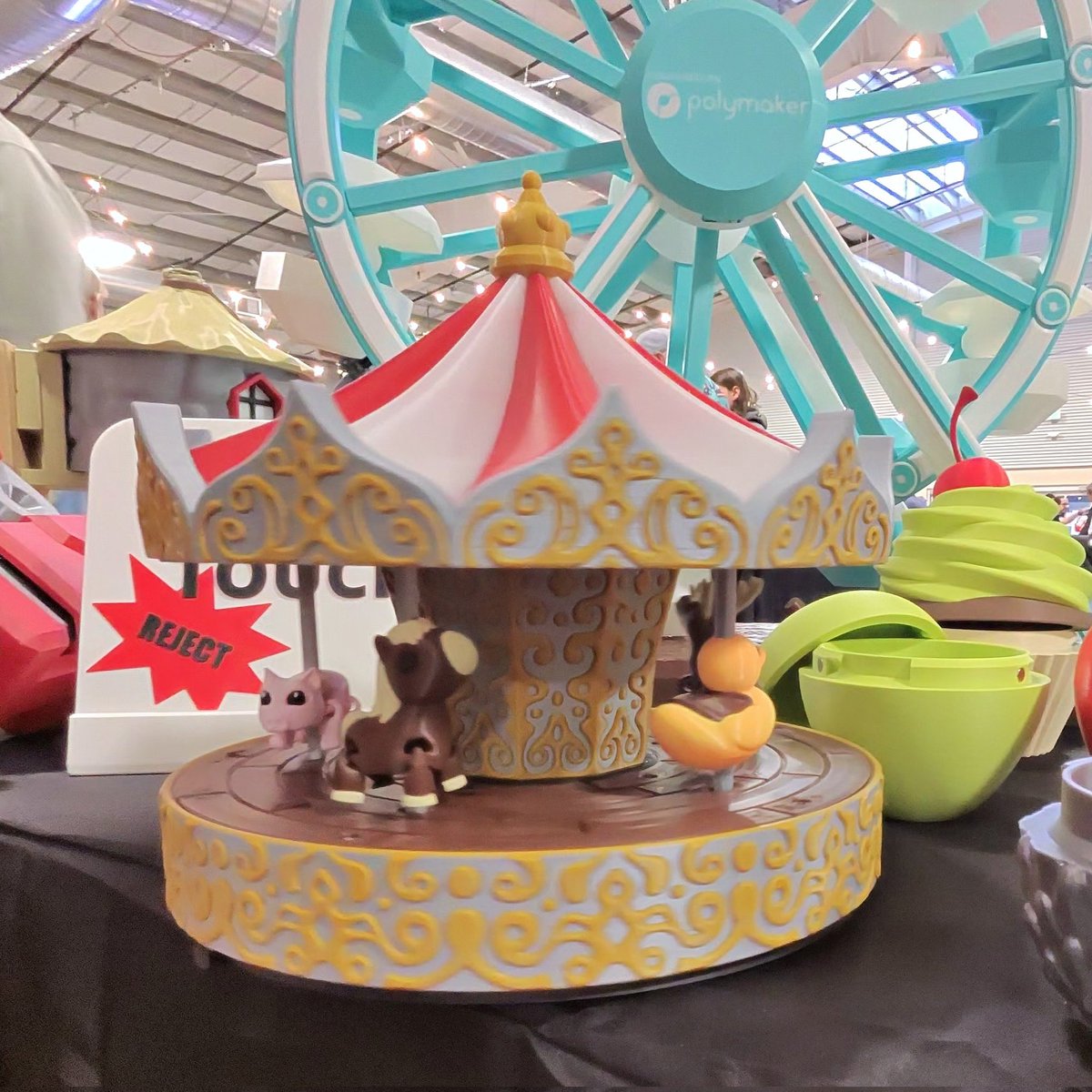 karenchau_x's tweet image. 3 ducks and a bear @rmrrf 

Can you spot (and name) them all? 

#rmrrf #3dprinting 

Booths: @pezliz @BeardedPrinter @epax3d