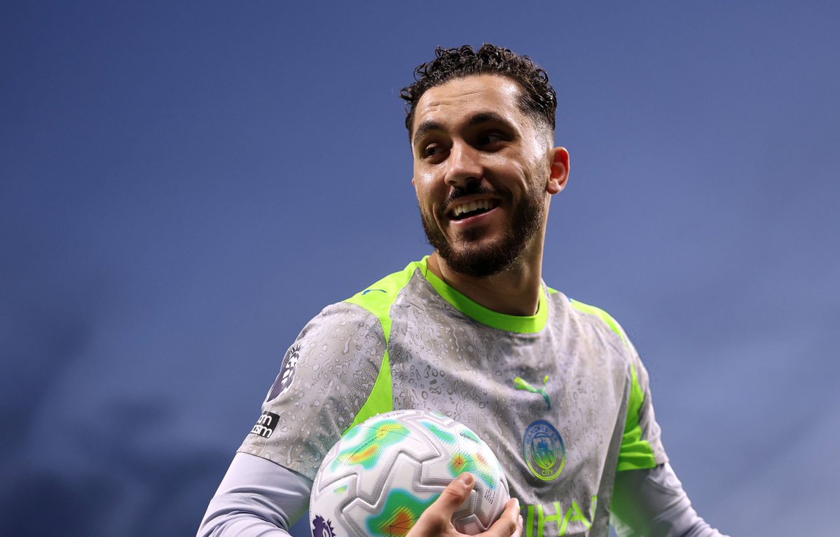 TouchlineX's tweet image. 🇫🇷 Rayan Cherki vs. Burnley:

• 8 key passes
• 8 shots
• Hit the post once
• 1 big chance created
• 2 dribbles
• 38 carries
• 5 recoveries
• 3 duels won
• 71 passes
• 99 touches
• 100% long balls