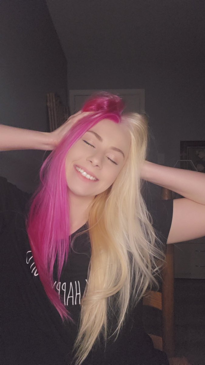 Aphroditelove77's tweet image. Keep praying for a better day. Some day it has to come 💖 #happiness #smile #staypositive #prayer #betterdays