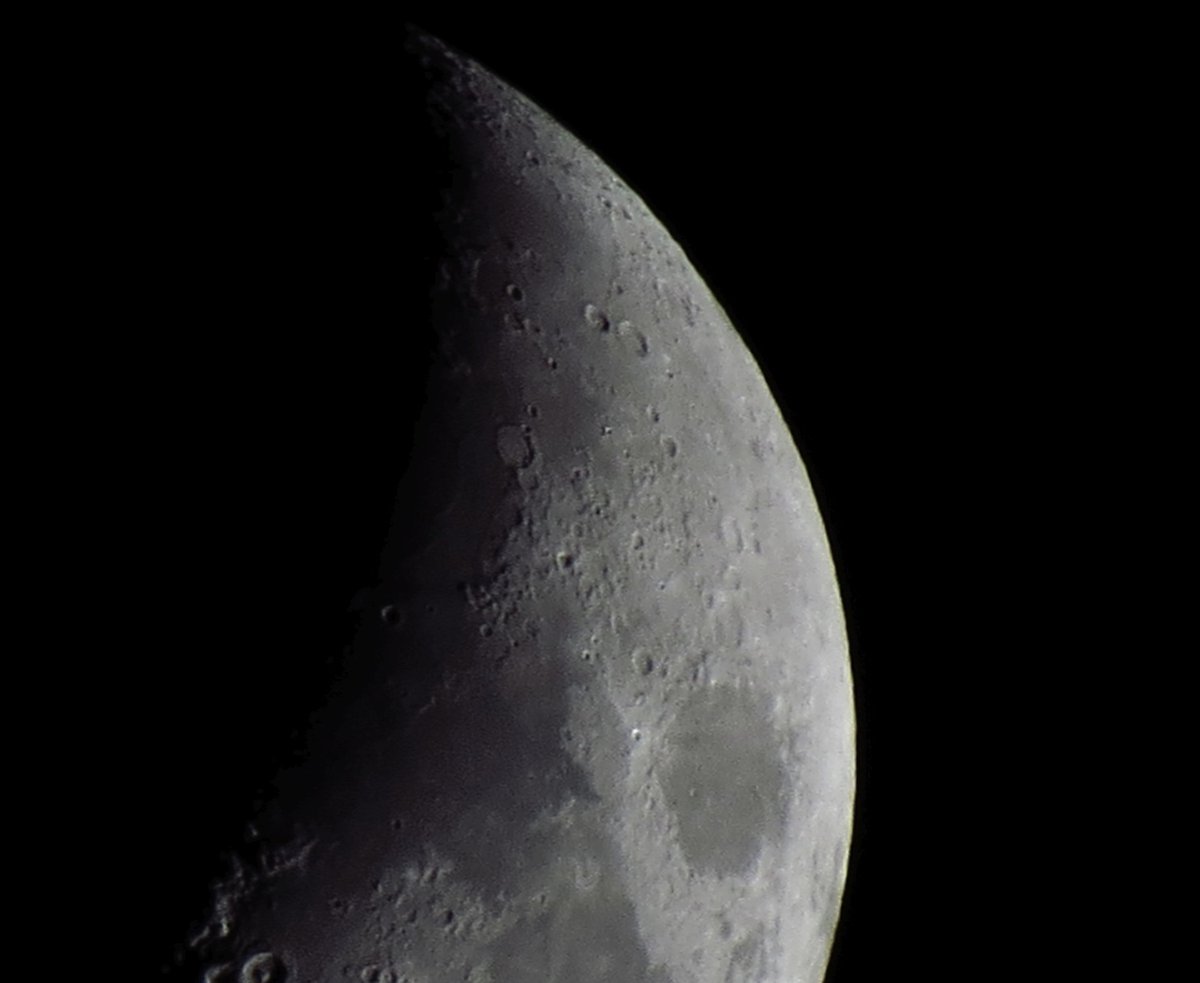 angegarrod's tweet image. 35.4% Waxing Crescent moon 22/4/26

#moonwatch #wonders #astronomy @MoonHourSocial  #photography