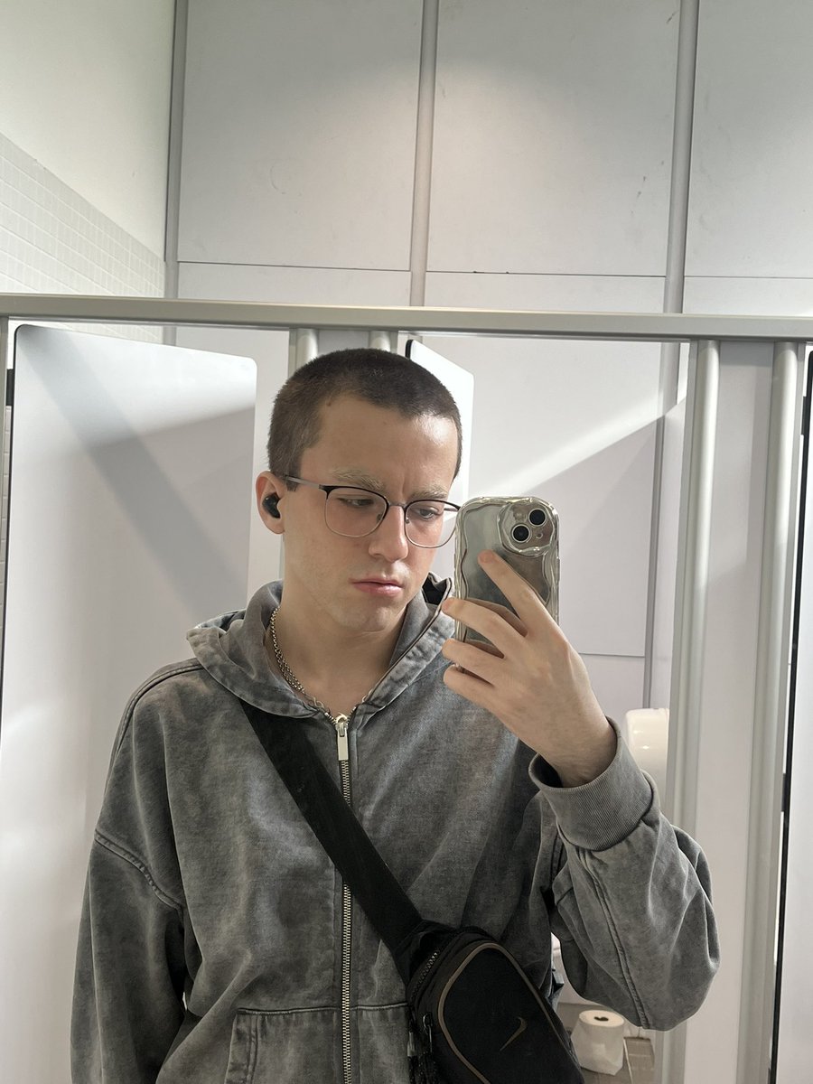TH€O | playing re9 tweet media