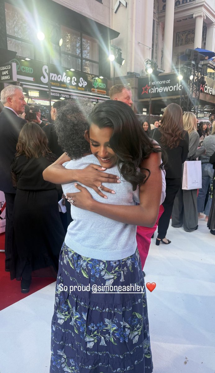 iRis 🐝 👸🏾🤴🏻 tweet media