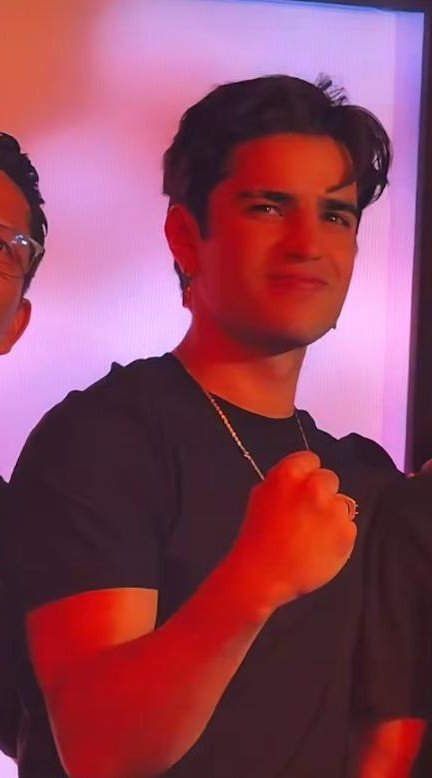 mg162006 tweet media